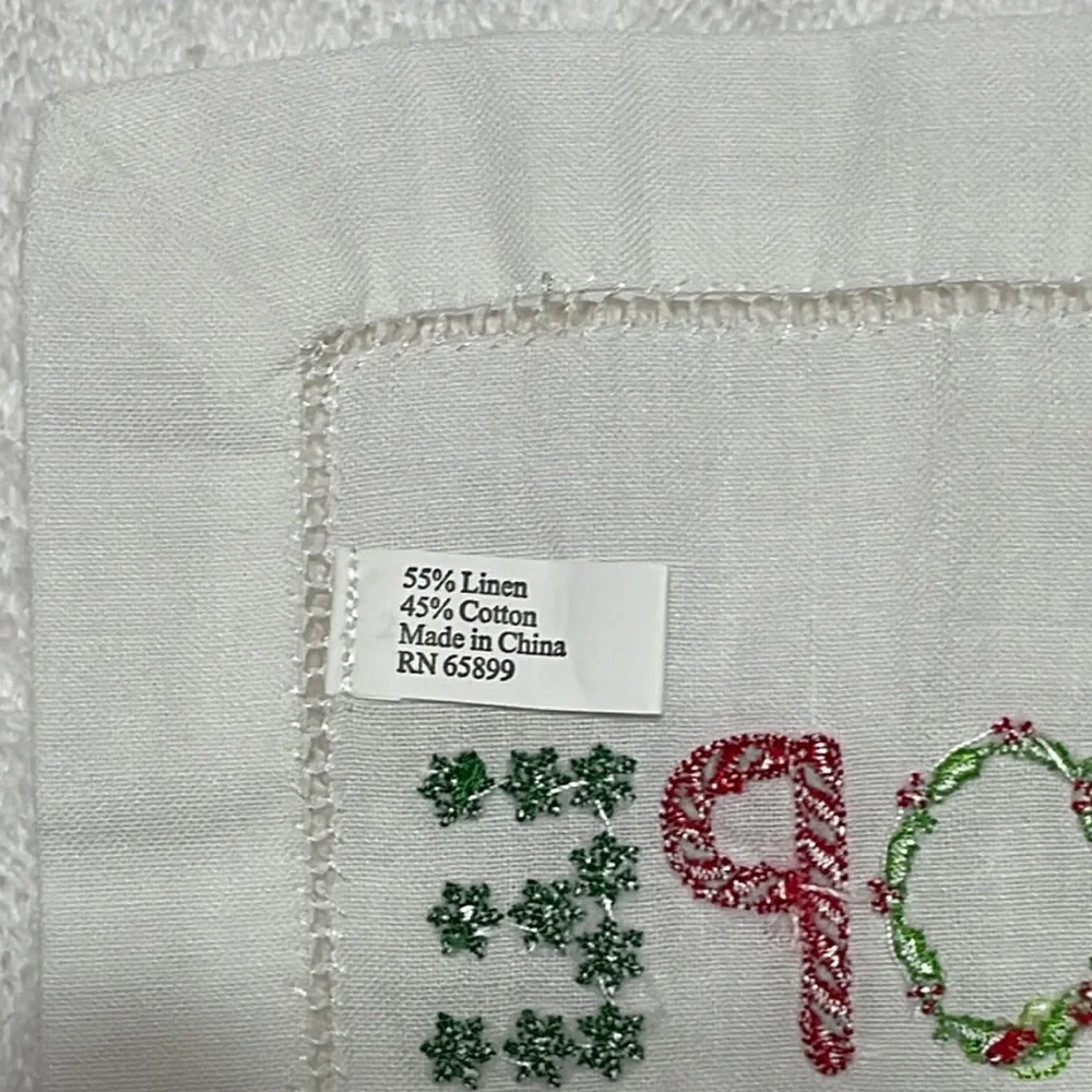 CHRISTMAS White Cotton Holiday Embroidered Cocktail Napkins Set of 4